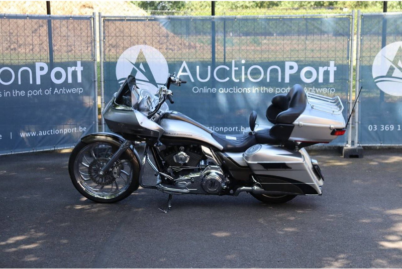 Harley-Davidson Road Glide CVO - Μοτοσικλέτα: φωτογραφία 2 Harley-Davidson Road Glide CVO - Μοτοσικλέτα: φωτογραφία 2