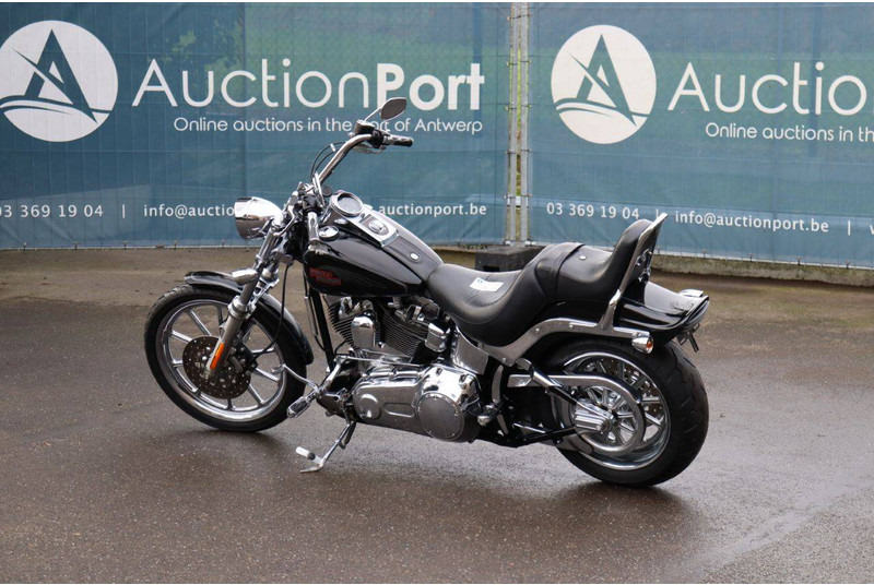 Harley-Davidson Softail Custom - Μοτοσικλέτα: φωτογραφία 3 Harley-Davidson Softail Custom - Μοτοσικλέτα: φωτογραφία 3