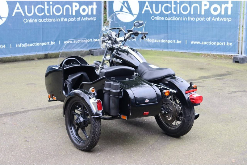 Harley-Davidson Sporster XL883 - Μοτοσικλέτα: φωτογραφία 4 Harley-Davidson Sporster XL883 - Μοτοσικλέτα: φωτογραφία 4