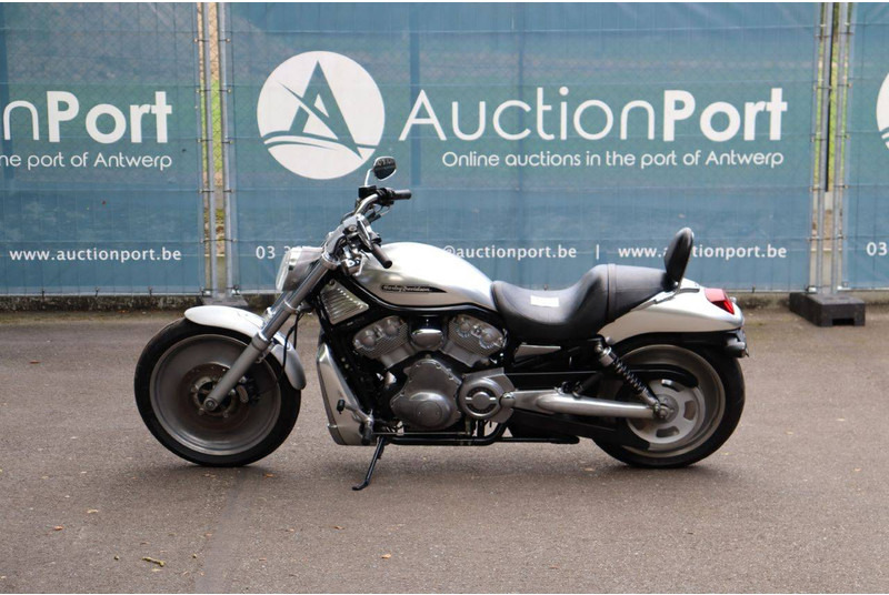 Harley-Davidson V-Rod VRSC - Μοτοσικλέτα: φωτογραφία 2 Harley-Davidson V-Rod VRSC - Μοτοσικλέτα: φωτογραφία 2