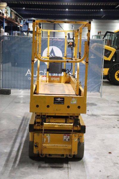 Ψαλιδωτό ανυψωτικό Haulotte COMPACT 8: φωτογραφία 8