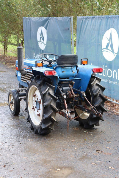 Iseki TU1900 - Τρακτέρ: φωτογραφία 4 Iseki TU1900 - Τρακτέρ: φωτογραφία 4