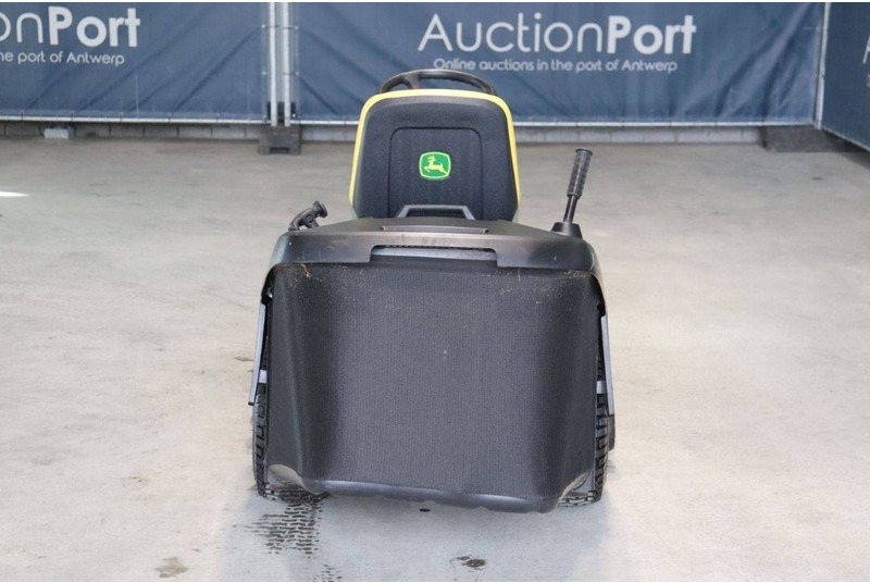 John Deere X166R - Χλοοκοπτικό: φωτογραφία 4 John Deere X166R - Χλοοκοπτικό: φωτογραφία 4