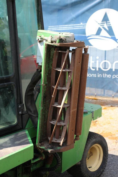 Χλοοκοπτικό John Deere: φωτογραφία 9 Χλοοκοπτικό John Deere: φωτογραφία 9