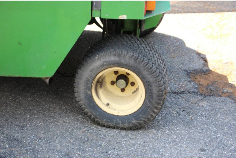 Χλοοκοπτικό John Deere: φωτογραφία 13 Χλοοκοπτικό John Deere: φωτογραφία 13