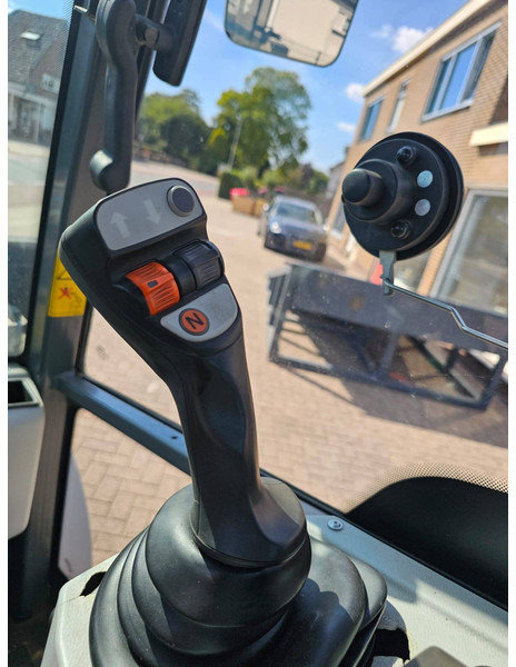 Ελαστιχοφόρος φορτωτής Kramer 357: φωτογραφία 10