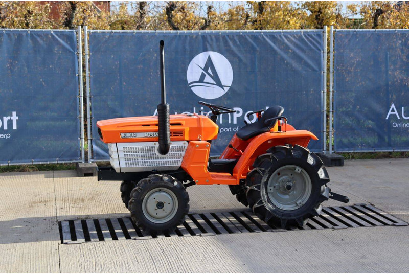 Kubota B1400DT - Τρακτέρ: φωτογραφία 1 Kubota B1400DT - Τρακτέρ: φωτογραφία 1