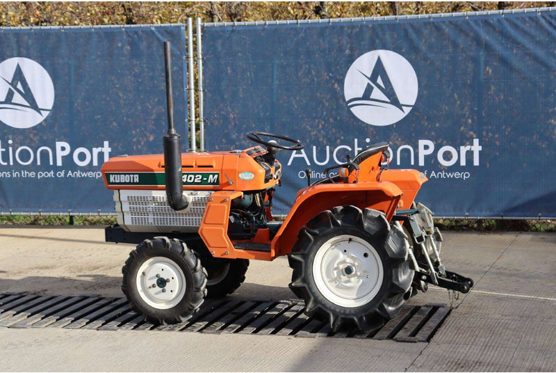 Kubota B1402DT - Τρακτέρ: φωτογραφία 3 Kubota B1402DT - Τρακτέρ: φωτογραφία 3