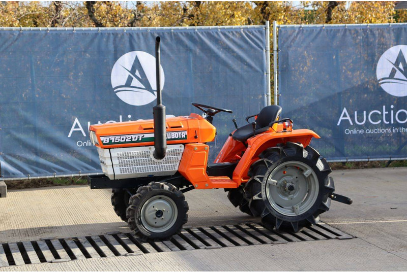 Kubota B1502DT - Τρακτέρ: φωτογραφία 1 Kubota B1502DT - Τρακτέρ: φωτογραφία 1