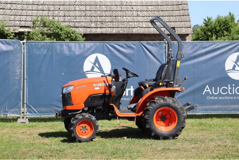 Kubota B2201 - Τρακτέρ: φωτογραφία 1 Kubota B2201 - Τρακτέρ: φωτογραφία 1