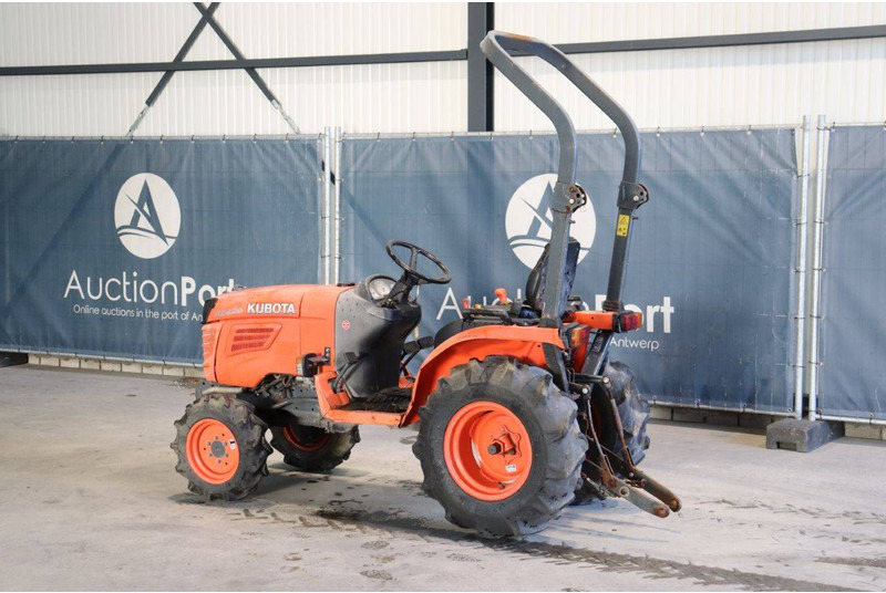 Kubota B2420 - Τρακτέρ: φωτογραφία 3 Kubota B2420 - Τρακτέρ: φωτογραφία 3