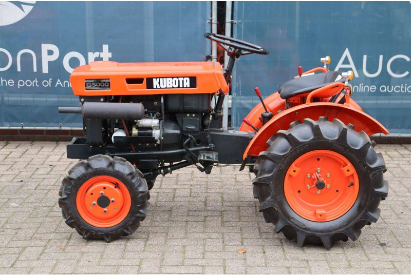 Kubota B5000 - Τρακτέρ: φωτογραφία 2 Kubota B5000 - Τρακτέρ: φωτογραφία 2