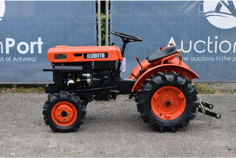 Kubota B5000 - Τρακτέρ: φωτογραφία 2 Kubota B5000 - Τρακτέρ: φωτογραφία 2