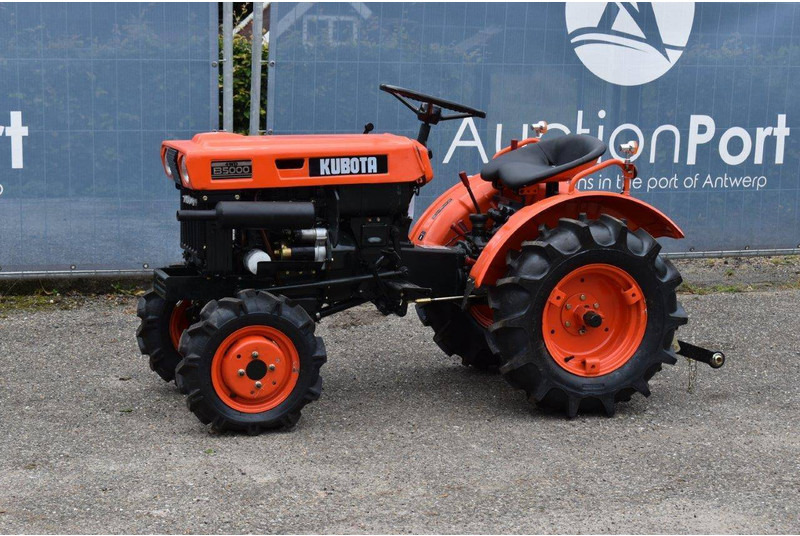 Kubota B5000 - Τρακτέρ: φωτογραφία 1 Kubota B5000 - Τρακτέρ: φωτογραφία 1