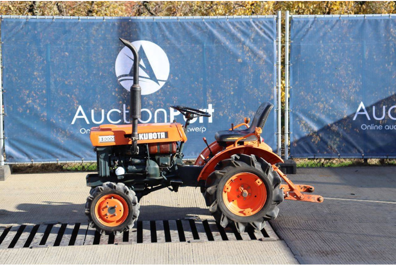 Kubota B5000 - Τρακτέρ: φωτογραφία 2 Kubota B5000 - Τρακτέρ: φωτογραφία 2