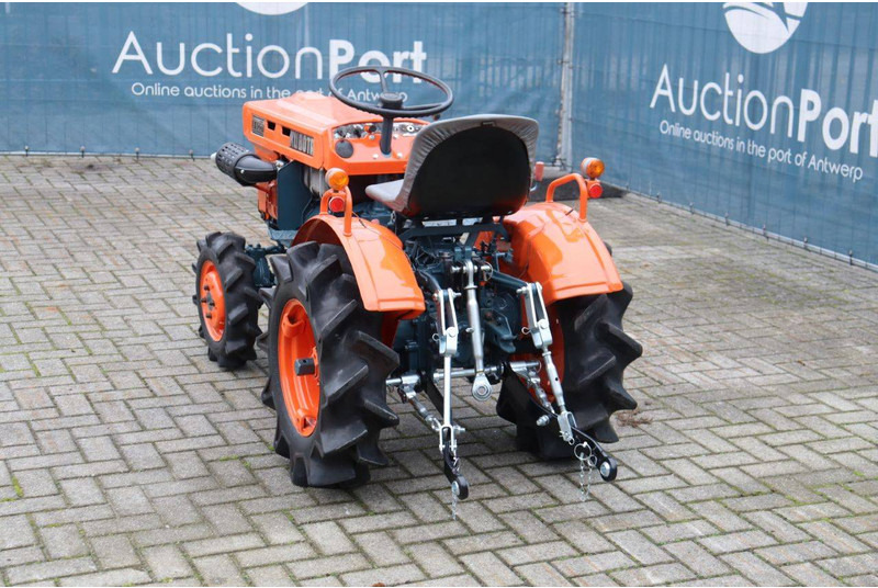 Kubota B5001 - Τρακτέρ: φωτογραφία 4 Kubota B5001 - Τρακτέρ: φωτογραφία 4