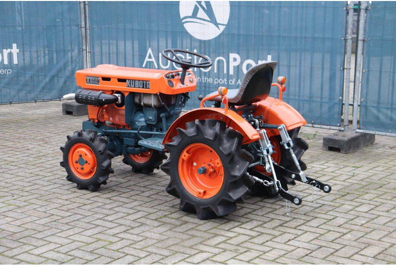Kubota B5001 - Τρακτέρ: φωτογραφία 3 Kubota B5001 - Τρακτέρ: φωτογραφία 3