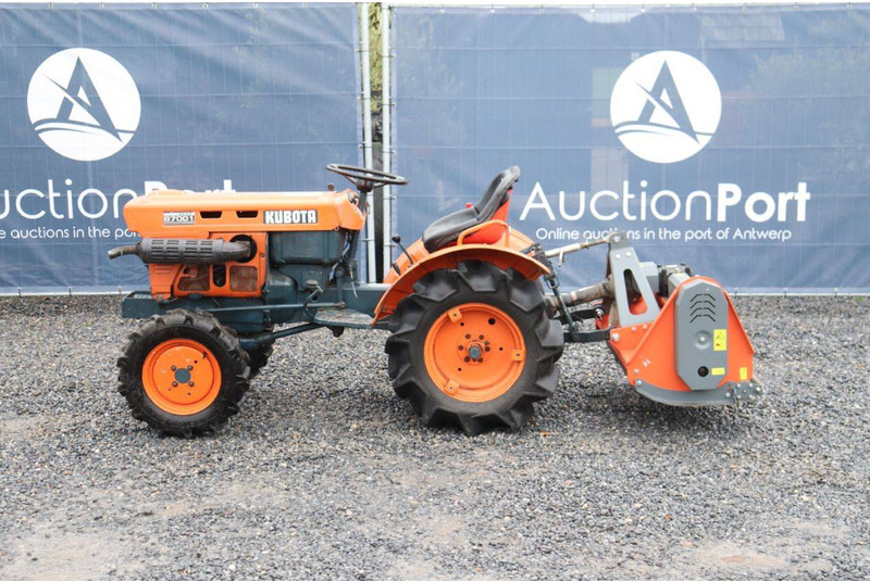 Kubota B7001 - Τρακτέρ: φωτογραφία 2 Kubota B7001 - Τρακτέρ: φωτογραφία 2