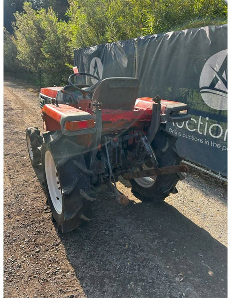 Kubota GL221 Grandel - Τρακτέρ: φωτογραφία 3 Kubota GL221 Grandel - Τρακτέρ: φωτογραφία 3