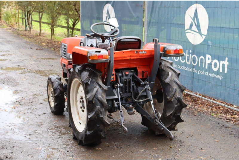 Kubota GL240 - Τρακτέρ: φωτογραφία 4 Kubota GL240 - Τρακτέρ: φωτογραφία 4