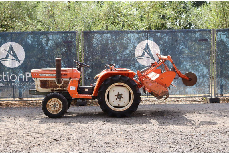 Kubota ZB1600 - Τρακτέρ: φωτογραφία 2 Kubota ZB1600 - Τρακτέρ: φωτογραφία 2