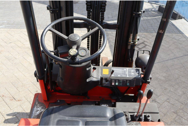 Ηλεκτροκίνητο περονοφόρο Linde E14: φωτογραφία 17 Ηλεκτροκίνητο περονοφόρο Linde E14: φωτογραφία 17