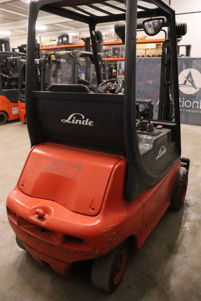 Linde E20P - Ηλεκτροκίνητο περονοφόρο: φωτογραφία 5 Linde E20P - Ηλεκτροκίνητο περονοφόρο: φωτογραφία 5