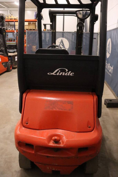 Linde E20P - Ηλεκτροκίνητο περονοφόρο: φωτογραφία 4 Linde E20P - Ηλεκτροκίνητο περονοφόρο: φωτογραφία 4
