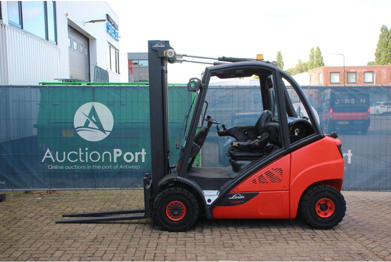 Linde H25T-02 - Υγραεριοκίνητο περονοφόρο: φωτογραφία 2 Linde H25T-02 - Υγραεριοκίνητο περονοφόρο: φωτογραφία 2