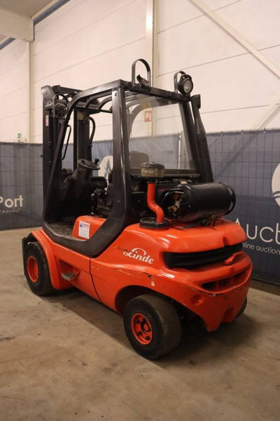Linde H30T-03 - Υγραεριοκίνητο περονοφόρο: φωτογραφία 3 Linde H30T-03 - Υγραεριοκίνητο περονοφόρο: φωτογραφία 3