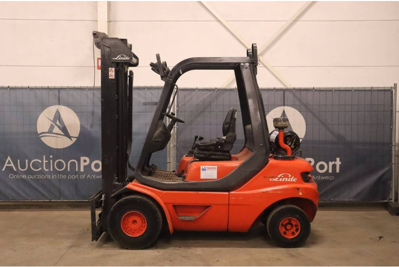 Linde H30T-03 - Υγραεριοκίνητο περονοφόρο: φωτογραφία 2 Linde H30T-03 - Υγραεριοκίνητο περονοφόρο: φωτογραφία 2