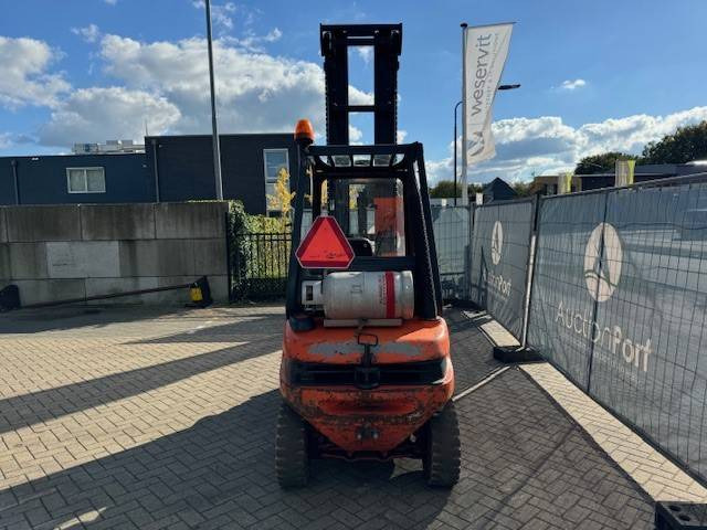 Linde H30T - Υγραεριοκίνητο περονοφόρο: φωτογραφία 5 Linde H30T - Υγραεριοκίνητο περονοφόρο: φωτογραφία 5