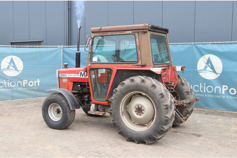 Massey Ferguson 550 - Τρακτέρ: φωτογραφία 3 Massey Ferguson 550 - Τρακτέρ: φωτογραφία 3