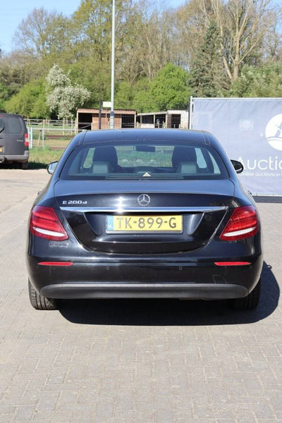 Mercedes-Benz E-Klasse 200 D - Λιμουζίνα/ Sedan: φωτογραφία 4 Mercedes-Benz E-Klasse 200 D - Λιμουζίνα/ Sedan: φωτογραφία 4