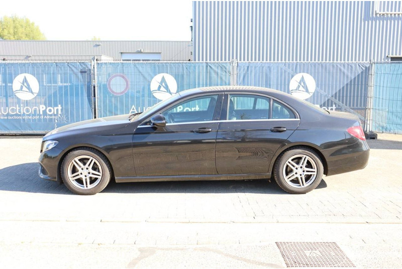 Mercedes-Benz E-Klasse 200 D - Λιμουζίνα/ Sedan: φωτογραφία 2 Mercedes-Benz E-Klasse 200 D - Λιμουζίνα/ Sedan: φωτογραφία 2