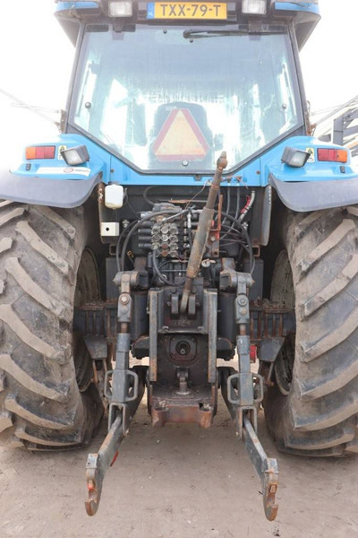 New Holland 8670 - Τρακτέρ: φωτογραφία 4 New Holland 8670 - Τρακτέρ: φωτογραφία 4