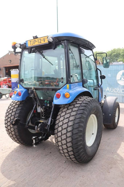 New Holland Boomer 50 - Τρακτέρ: φωτογραφία 5 New Holland Boomer 50 - Τρακτέρ: φωτογραφία 5