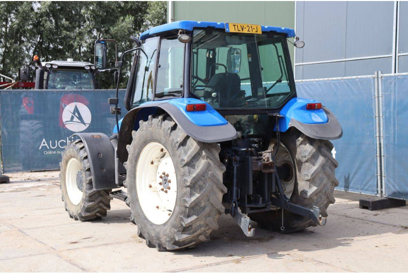 New Holland TL90 - Τρακτέρ: φωτογραφία 4 New Holland TL90 - Τρακτέρ: φωτογραφία 4