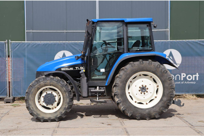 New Holland TL90 - Τρακτέρ: φωτογραφία 2 New Holland TL90 - Τρακτέρ: φωτογραφία 2