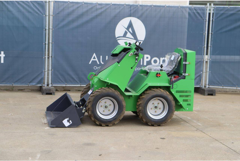 Nycheki - Ελαστιχοφόρος φορτωτής: φωτογραφία 1 Nycheki - Ελαστιχοφόρος φορτωτής: φωτογραφία 1