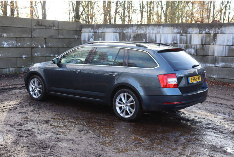 Škoda Octavia - Αυτοκίνητο: φωτογραφία 3 Škoda Octavia - Αυτοκίνητο: φωτογραφία 3