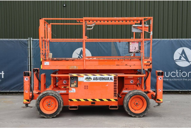 Skyjack SJ 6826RT - Ψαλιδωτό ανυψωτικό: φωτογραφία 2 Skyjack SJ 6826RT - Ψαλιδωτό ανυψωτικό: φωτογραφία 2