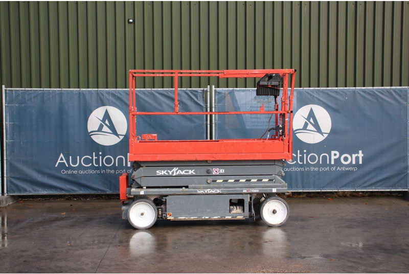 Skyjack SJ3220 - Ψαλιδωτό ανυψωτικό: φωτογραφία 2 Skyjack SJ3220 - Ψαλιδωτό ανυψωτικό: φωτογραφία 2