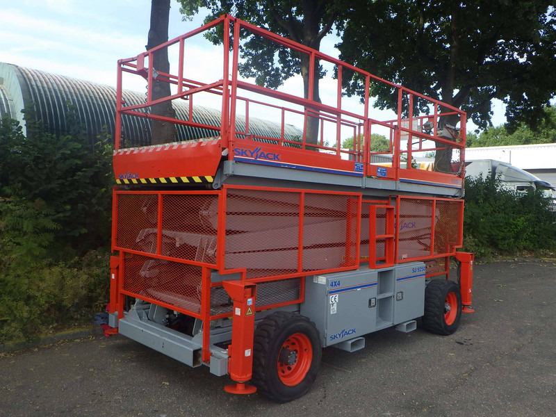 Skyjack SJ9250RT - Ψαλιδωτό ανυψωτικό: φωτογραφία 2 Skyjack SJ9250RT - Ψαλιδωτό ανυψωτικό: φωτογραφία 2