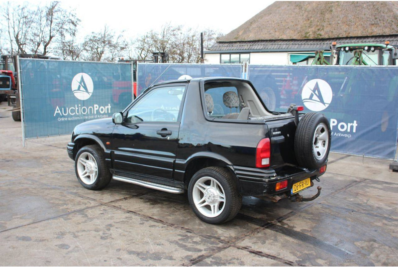 Suzuki Grand Vitara - Λιμουζίνα/ Sedan: φωτογραφία 3 Suzuki Grand Vitara - Λιμουζίνα/ Sedan: φωτογραφία 3