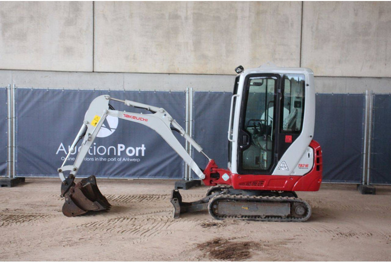 Takeuchi TB216 - Μίνι εκσκαφέας: φωτογραφία 2 Takeuchi TB216 - Μίνι εκσκαφέας: φωτογραφία 2