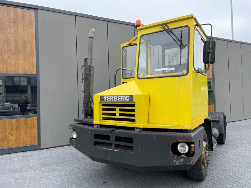 Terberg YT17 4X2 - Τράκτορες τελωνείων: φωτογραφία 3 Terberg YT17 4X2 - Τράκτορες τελωνείων: φωτογραφία 3