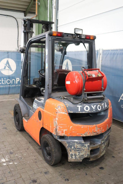 Toyota 02-8FGF25 - Υγραεριοκίνητο περονοφόρο: φωτογραφία 4 Toyota 02-8FGF25 - Υγραεριοκίνητο περονοφόρο: φωτογραφία 4