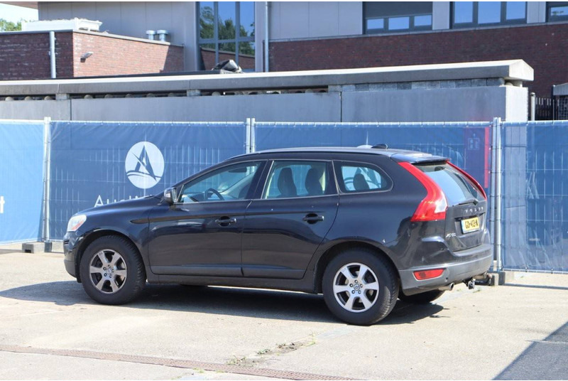 Volvo XC60 - Λιμουζίνα/ Sedan: φωτογραφία 3 Volvo XC60 - Λιμουζίνα/ Sedan: φωτογραφία 3