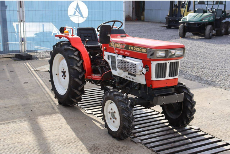 Τρακτέρ Yanmar YM2210BD: φωτογραφία 6 Τρακτέρ Yanmar YM2210BD: φωτογραφία 6